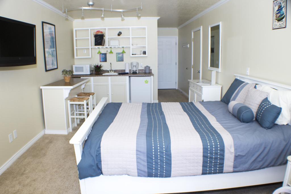 Marina Cay Hotel Bigfork Buitenkant foto