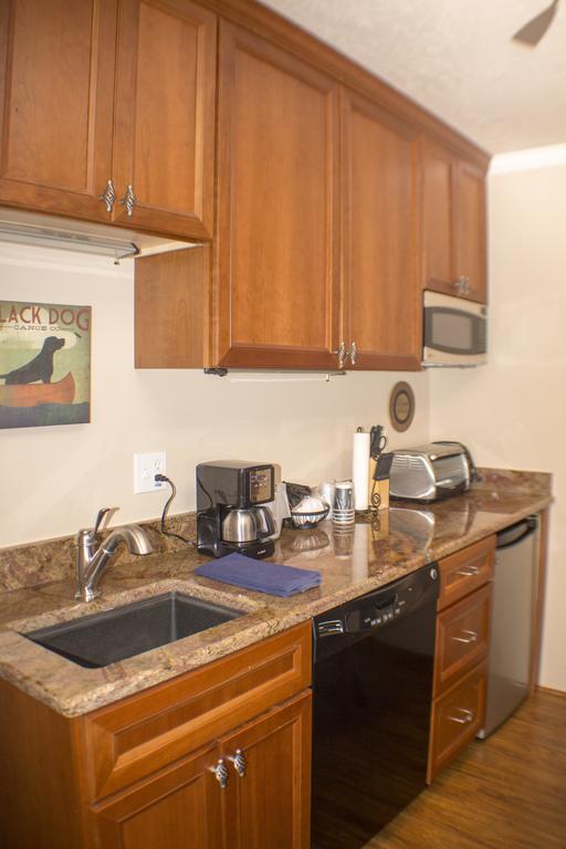 Marina Cay Hotel Bigfork Kamer foto