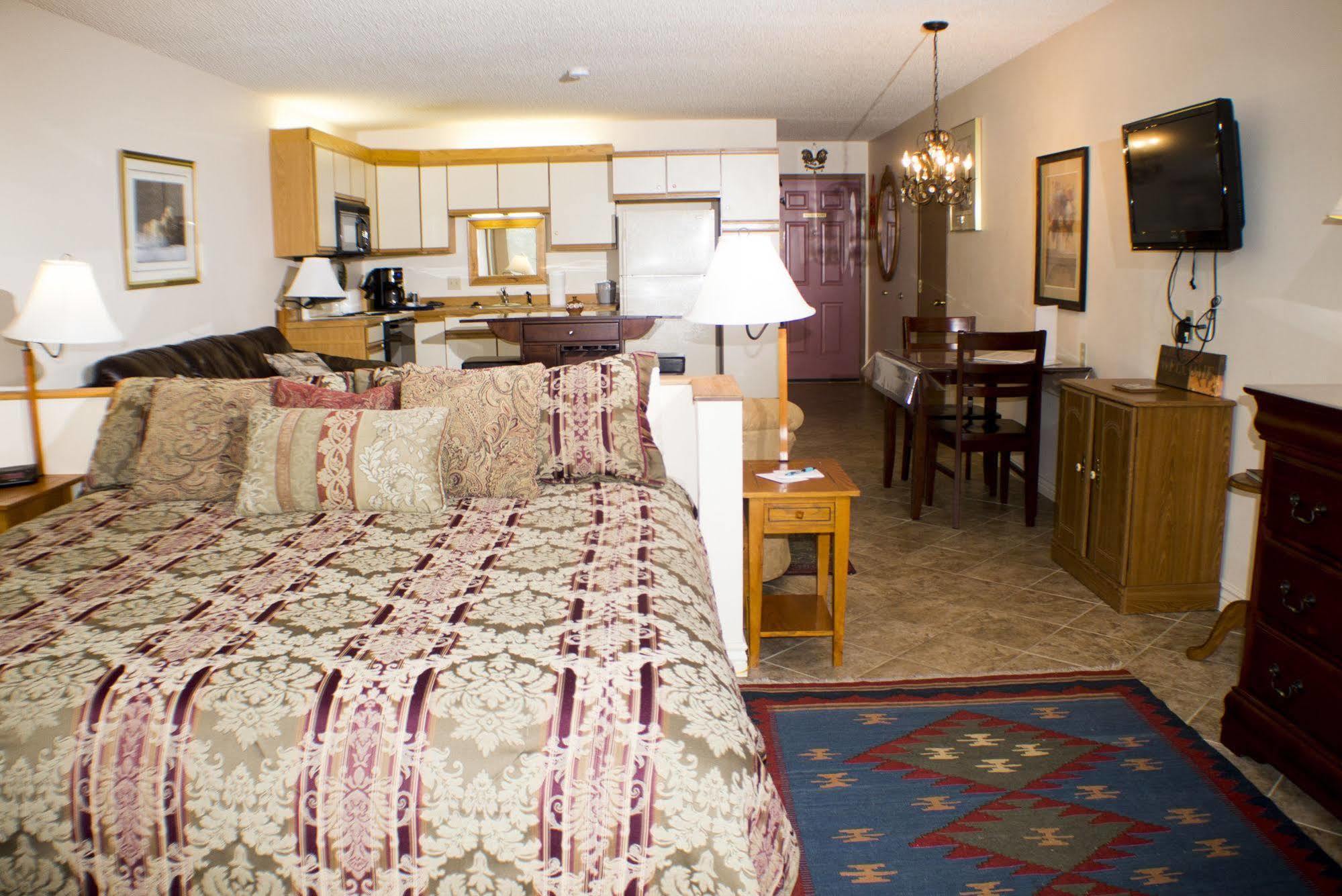 Marina Cay Hotel Bigfork Buitenkant foto